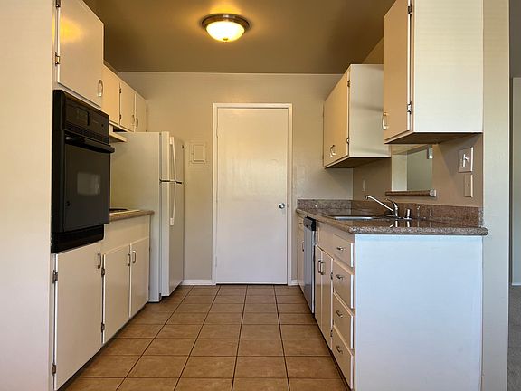 5th image of 275 Ventura Ave