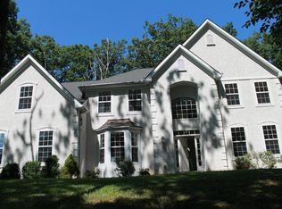 2497 Horseshoe Dr, East Stroudsburg, PA 18301