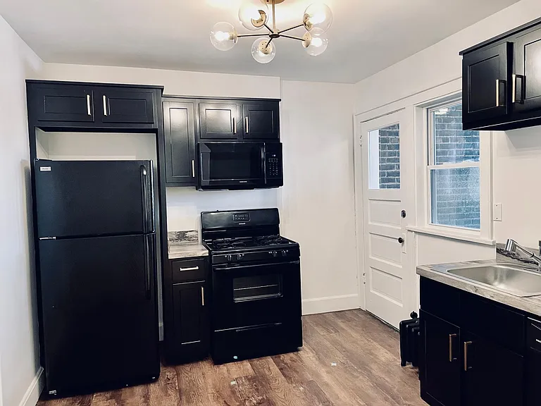13318 Madison Ave #1 — Photo 3