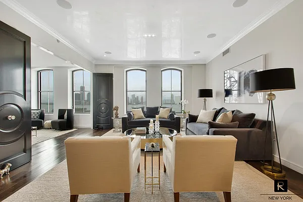 Sold by R New York | media 1