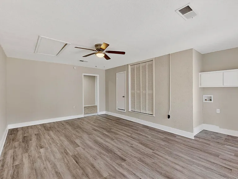 140 Trout St — Photo 17