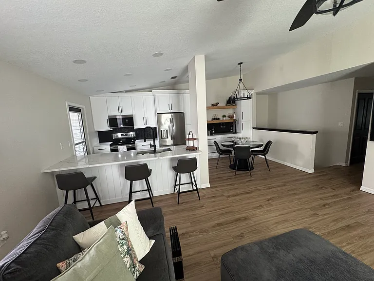 401 E Curlew Pl — Photo 6