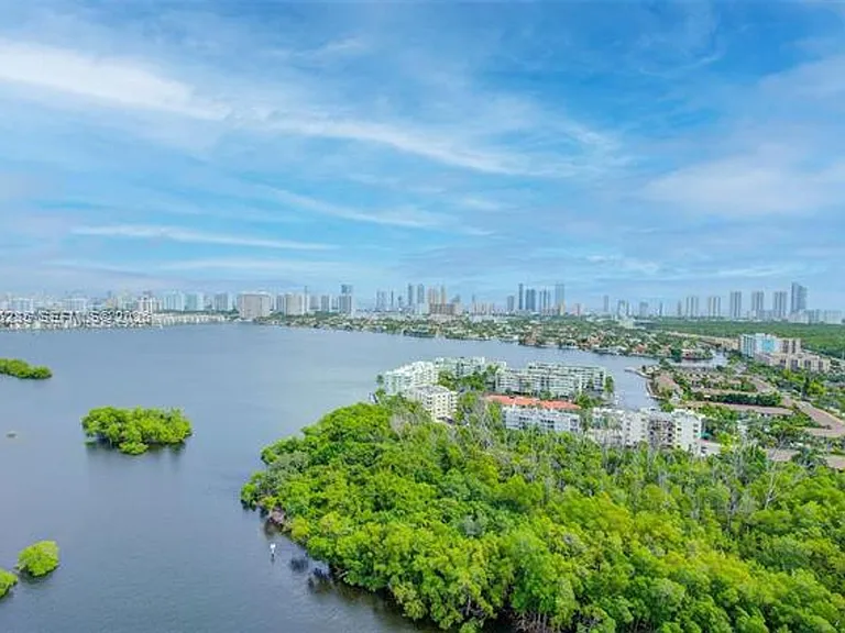 16385 Biscayne Blvd #2616 — Photo 22