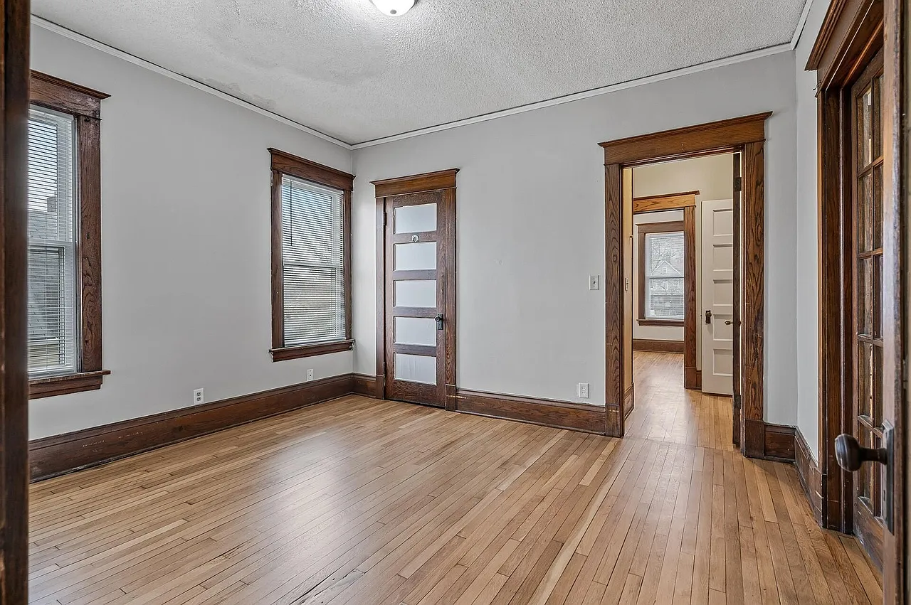 3 bed, 1204 sqft, $1,730 — Photo 2