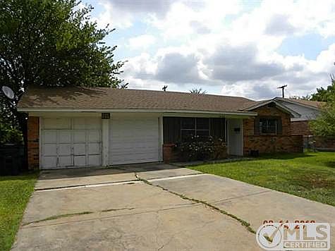 3rd image of 1402 Alpine Dr