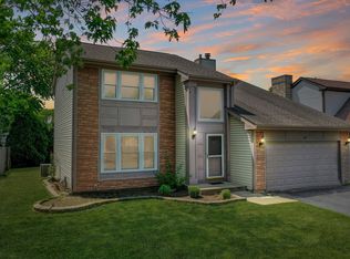 700 Greenview Ln, Wheeling, IL 60090