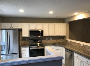 8644 Robinson Forest Dr, Charlotte, NC