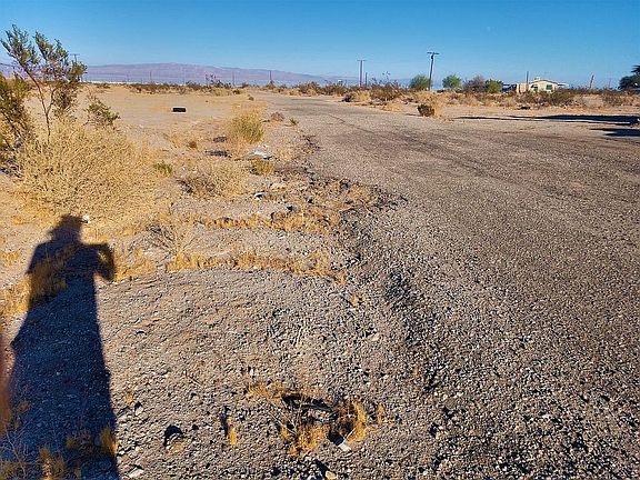 Public gravel road access
