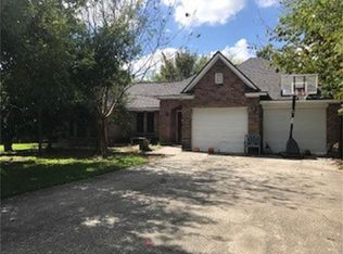 11710 Milam Dr, La Porte, TX 77571