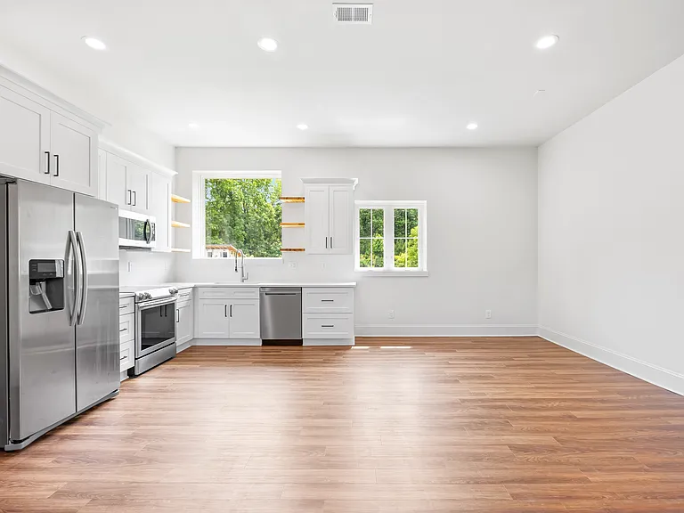 2540 Penninger Cir — Photo 1
