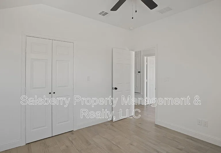 338 S 3rd St — Photo 24