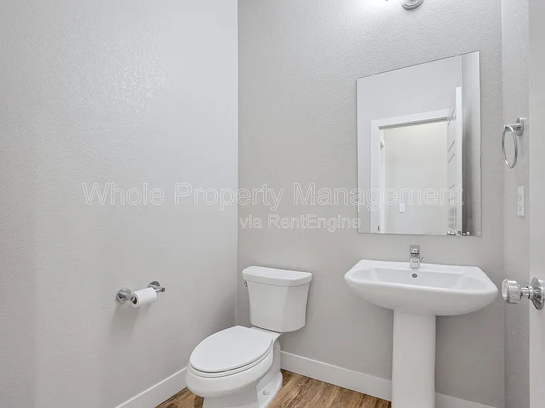 5829 N Beeler St — Photo 11