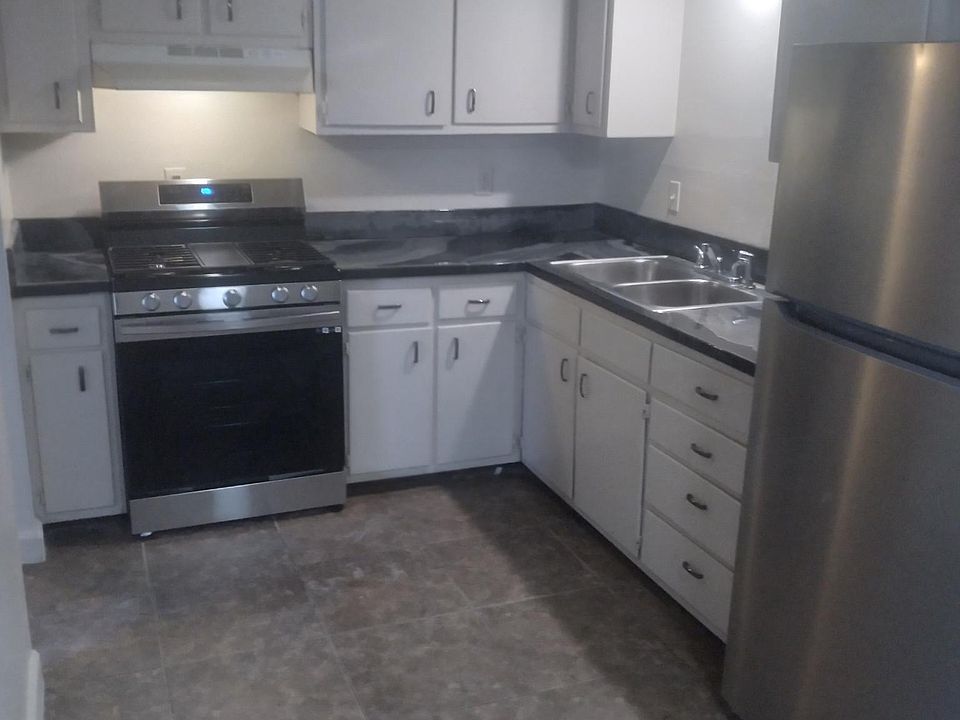 1st image of 1122 E 9th St APT 45
