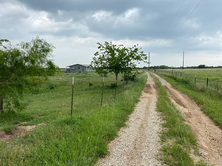 489 Old Oak Trl — Photo 2