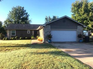 1301 W Beech St, Independence, KS 67301