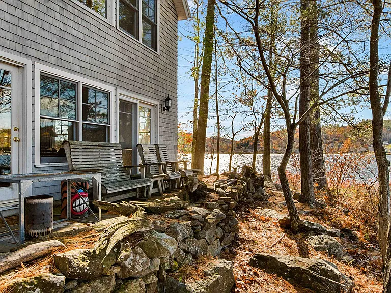 255 Pikes Point Rd — Photo 4
