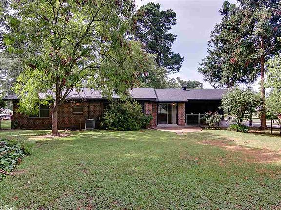 2nd image of 180 Lakeshore Dr