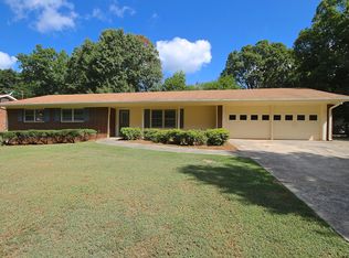 415 Laurel Cir, Tyrone, GA 30290