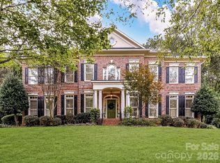 626 Hampshire Hill Rd, Matthews, NC 28105