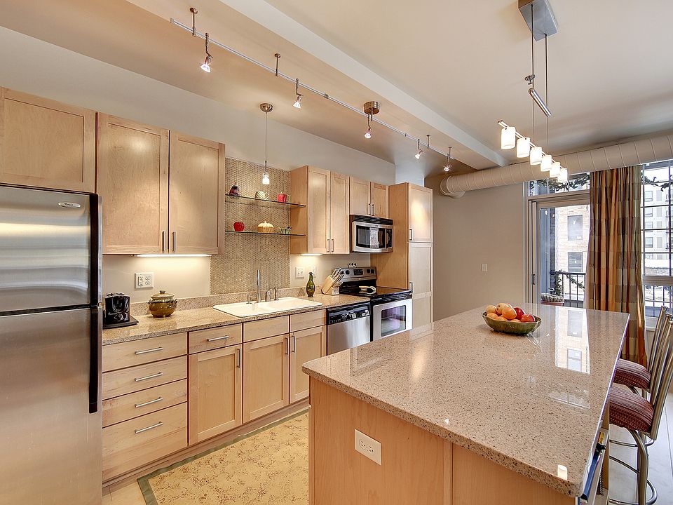 1st image of 521 2nd St SE APT 200