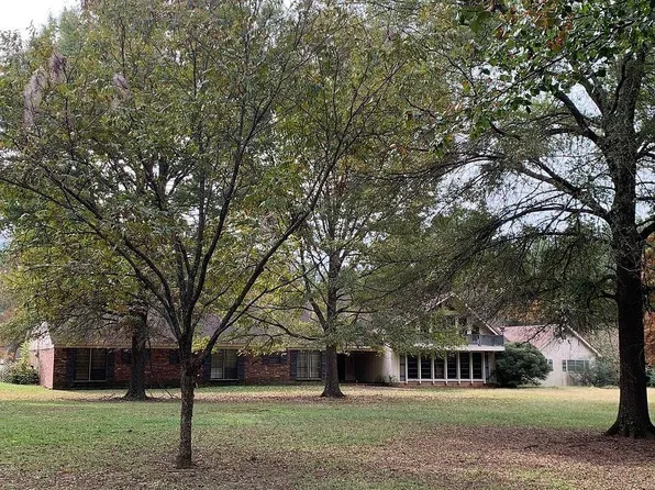 2 Gunter Ln, Hope, AR 71801