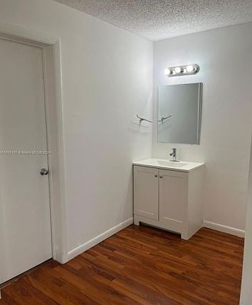 5th image of 793 Crystal Lake Dr #1