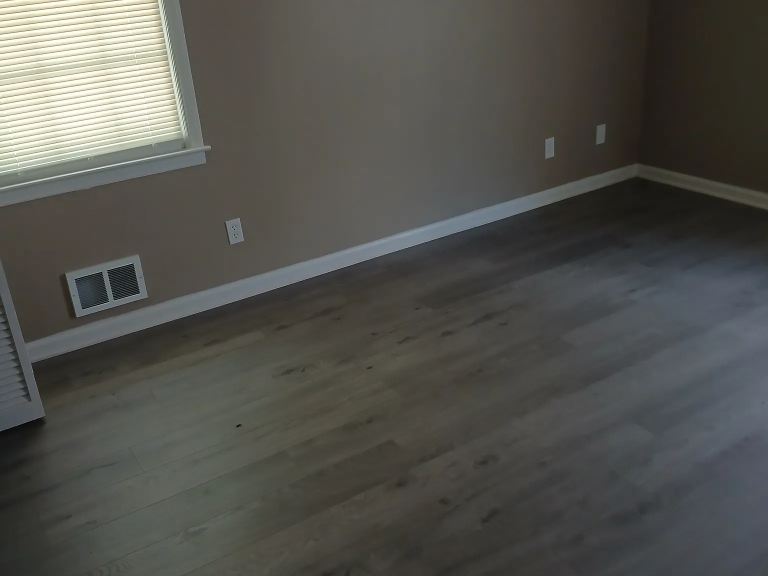 105 Twin Creek Ct — Photo 2