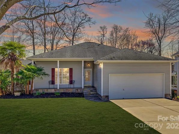 125 Rocky Trail Ct, Fort Mill, SC 29715