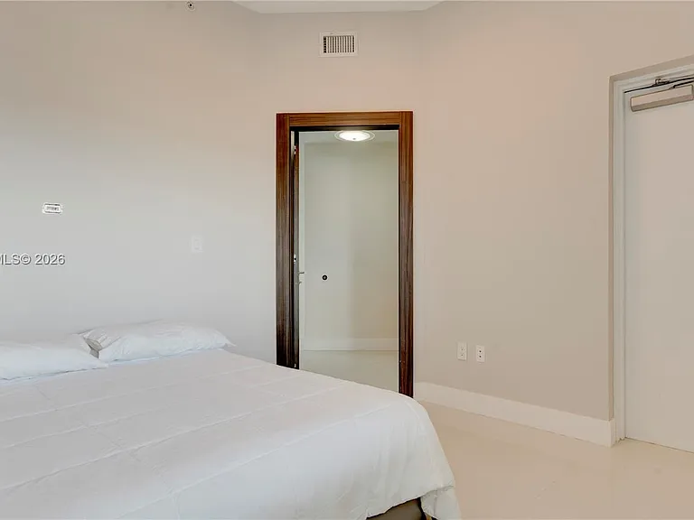 2020 N Bayshore Dr #1905 — Photo 57