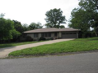 512 Mockingbird Ln, Kerrville, TX 78028