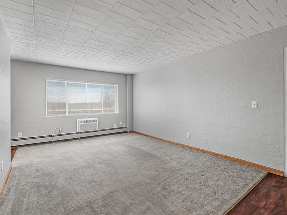 4th image of 1555 Willis Ave #9