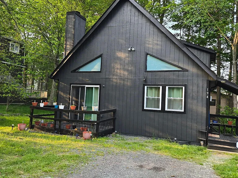 1175 Tree Top Dr — Photo 1