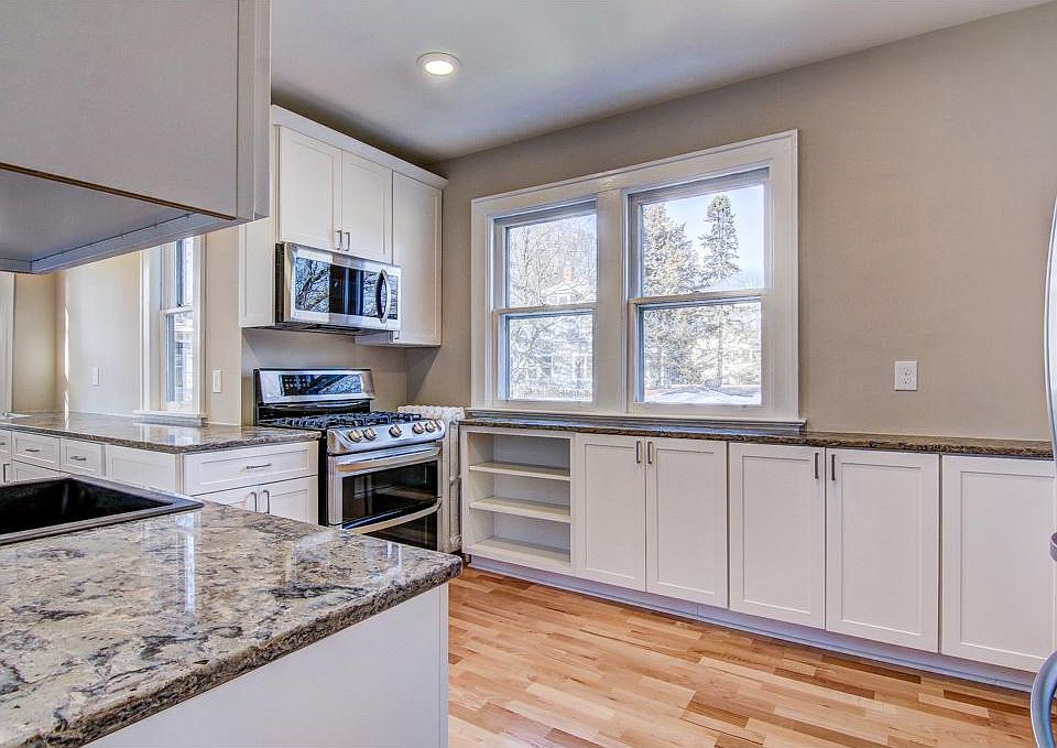 1st image of 4052 Queen Ave S #2