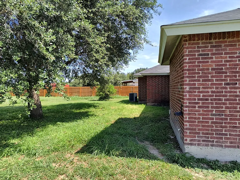 23571 El Paso Cir — Photo 7