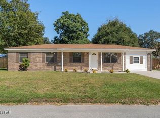 14 5th St, Shalimar, FL 32579