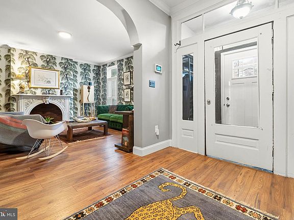 5th image of 815 Brooks Ln