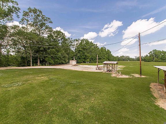 3rd image of 16435 Bluff Rd