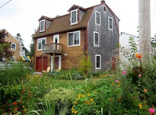 85 Canton Ave, Portsmouth, RI 02871