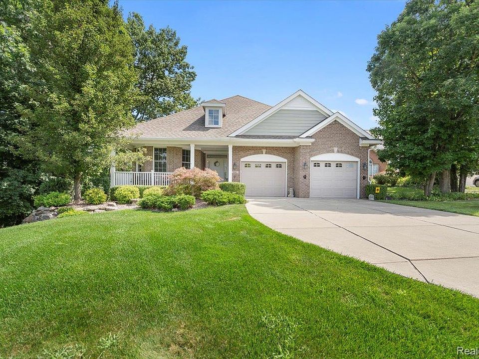 1st image of 354 Pembroke Dr