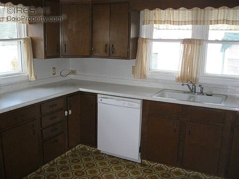 5th image of 416 Elwood St