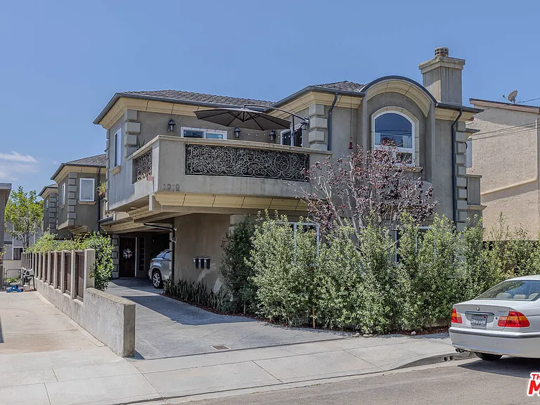 1912 Vanderbilt Ln #C — Photo 30