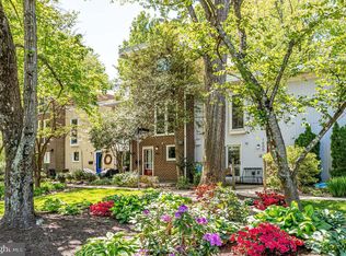 1602 Wainwright Dr, Reston, VA 20190