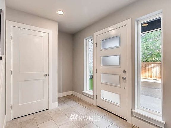 3rd image of 16536 Linden Avenue N