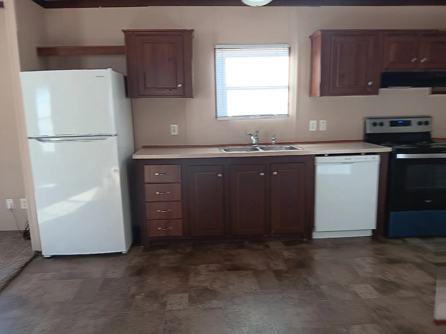 3 bed, 2.0 bath, $1,250 — Photo 2