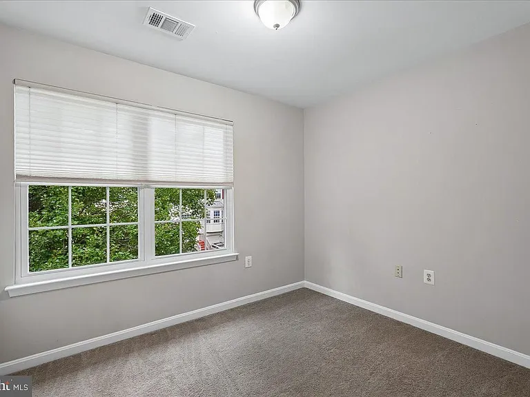 104 Frazer Dr — Photo 30