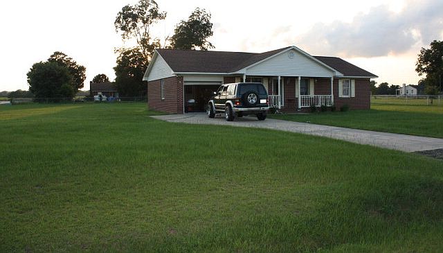 2nd image of 3343 Annie St