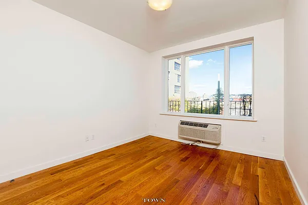 Rented by Town Residential | media 9