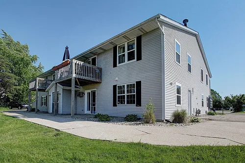 319 Oxford Ct #4 Photo 1