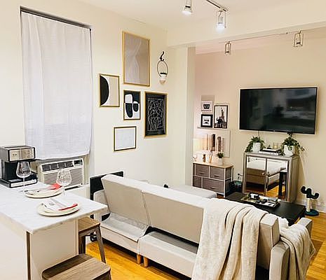 2nd image of 231 E 50th St #9