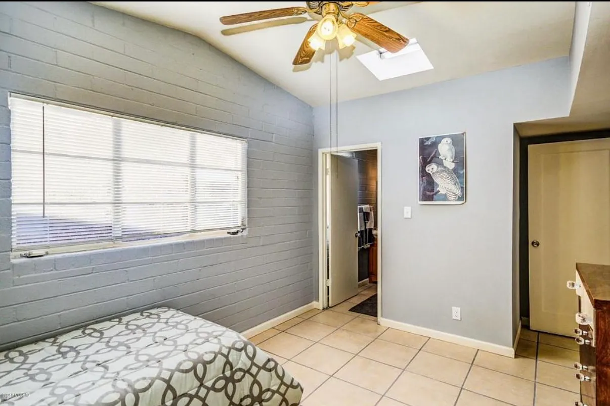 3 bed, 1054 sqft, $1,800 — Photo 4